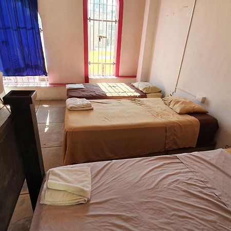 Taiyari Hostal Монтеррей Екстер'єр фото